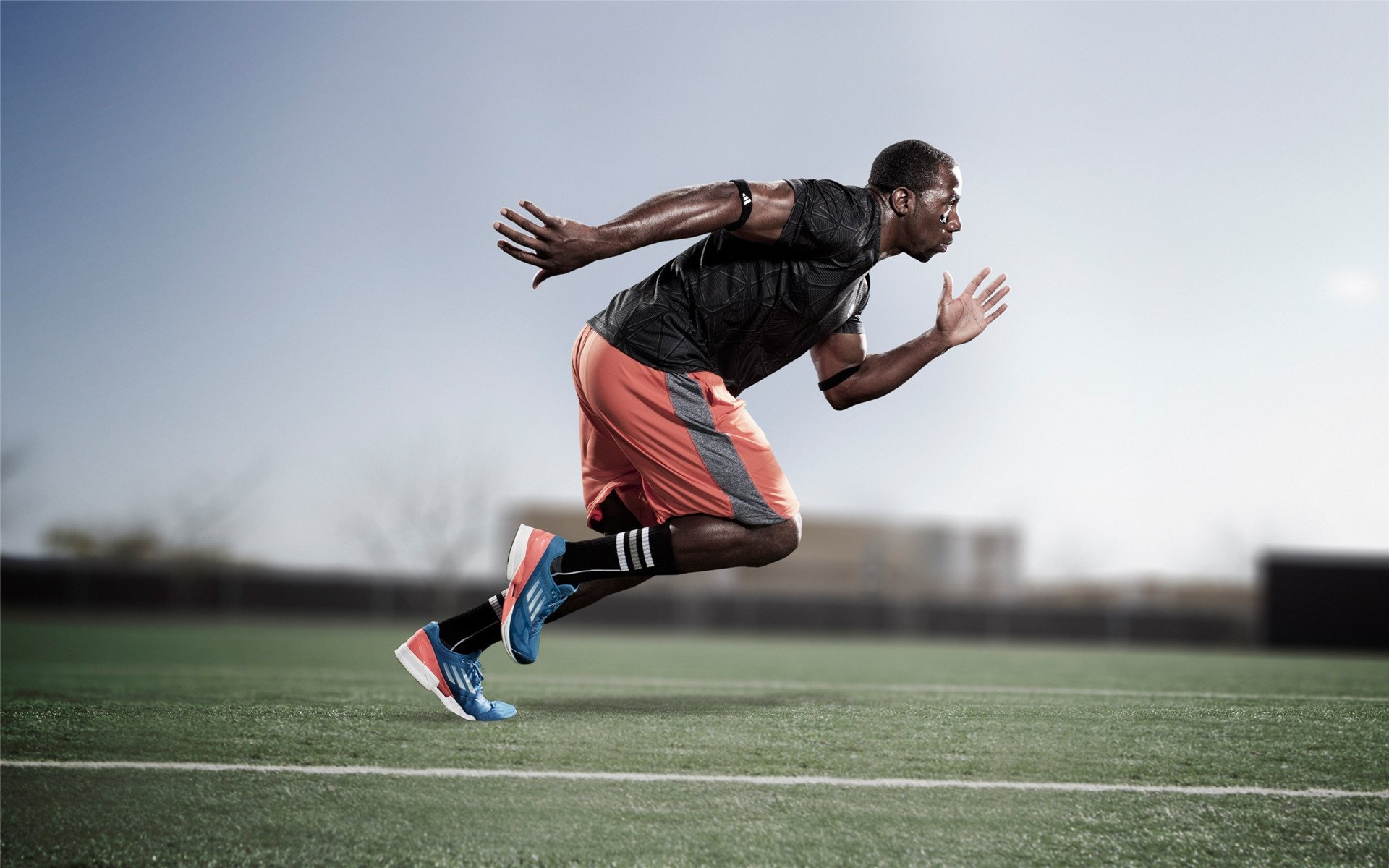 九游app官网下载-乔·波尔曼的快速进攻和精准传球帮助袋鼠队赢得关键比赛，乔治波尔第