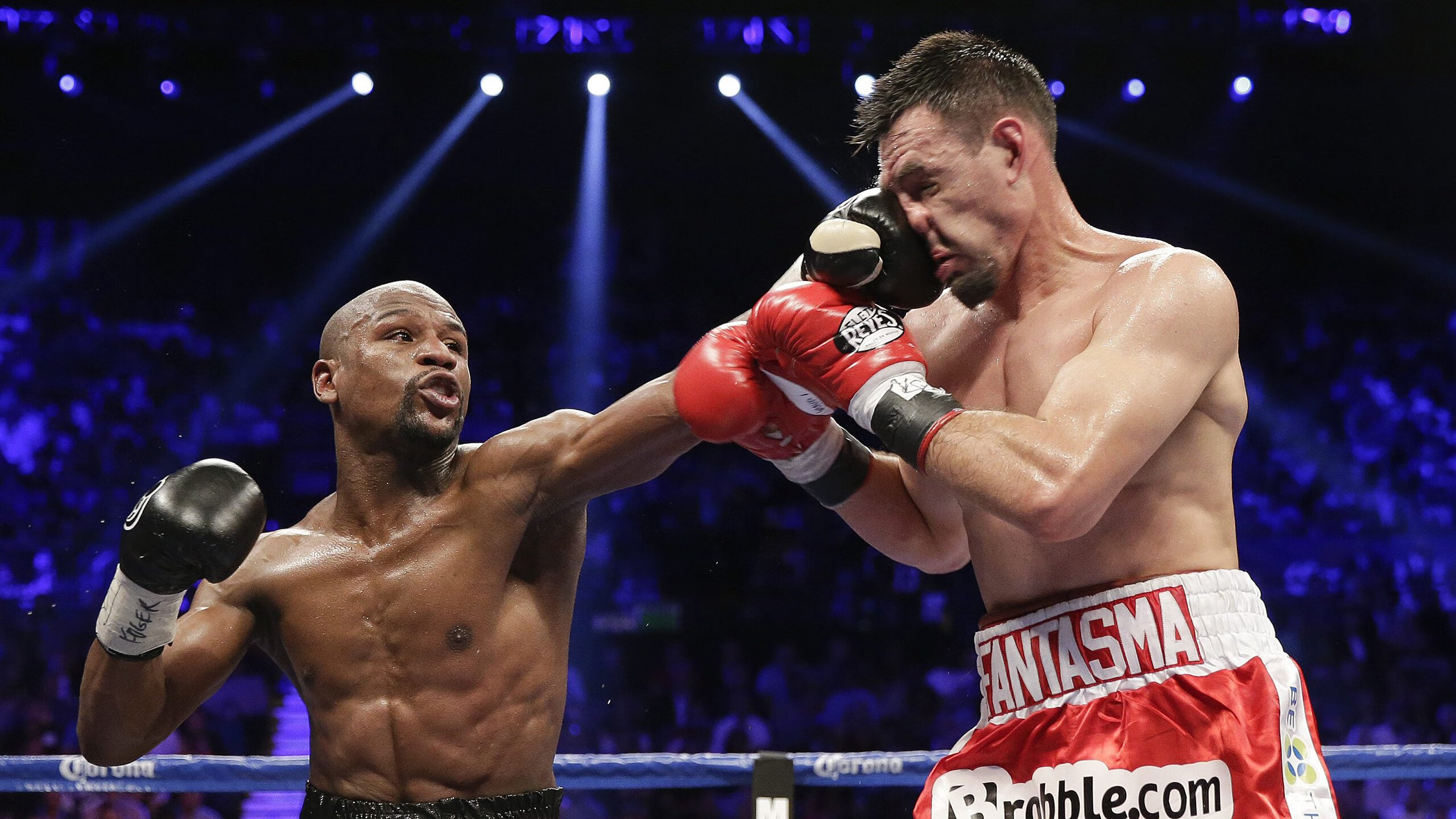 室内蹦床竞技，爆发力十足的极限运动，家用室内蹦床玩法视频