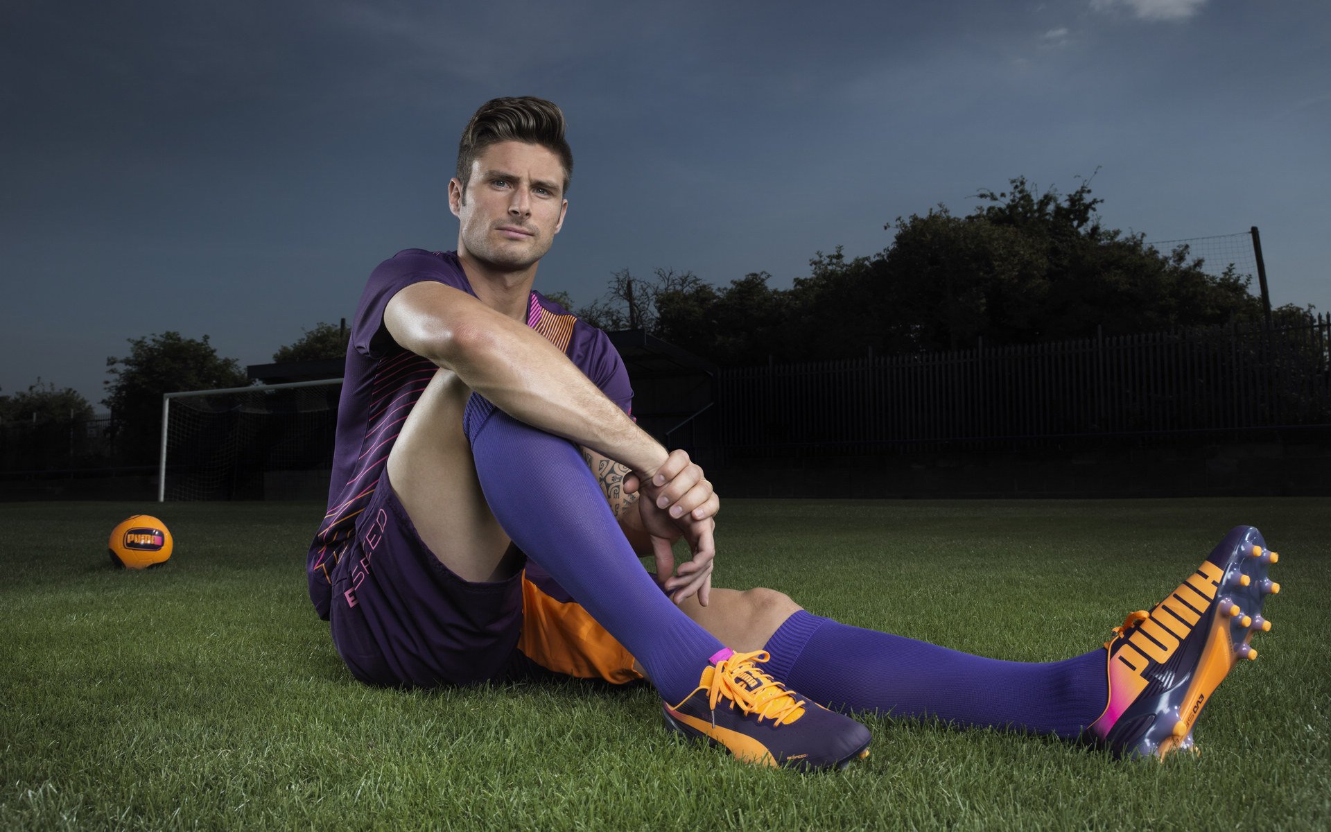 纽卡斯尔联球迷狂欢，团队士气高涨，纽卡斯尔联足球队